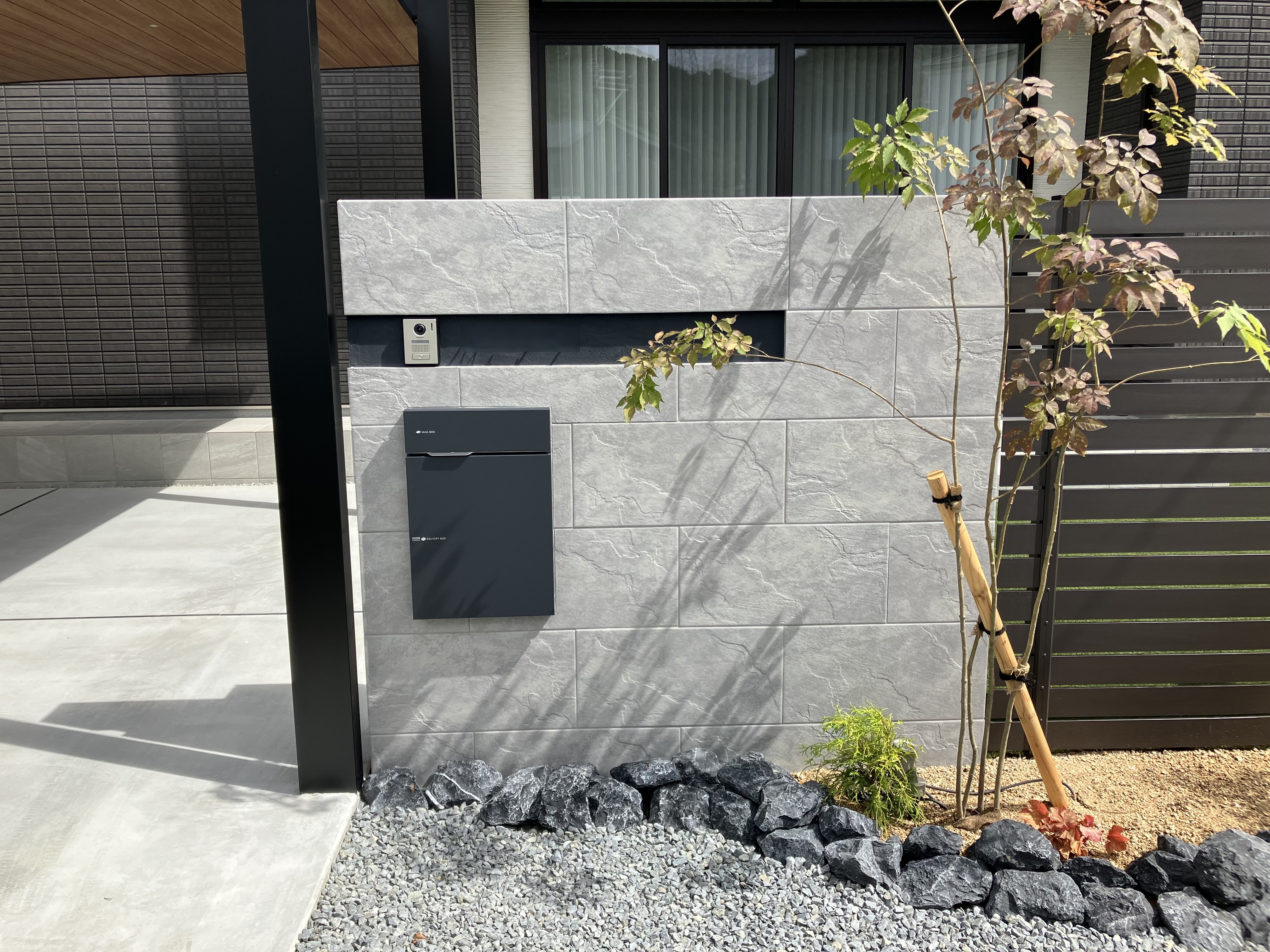 タイル門柱　外構エクステリア