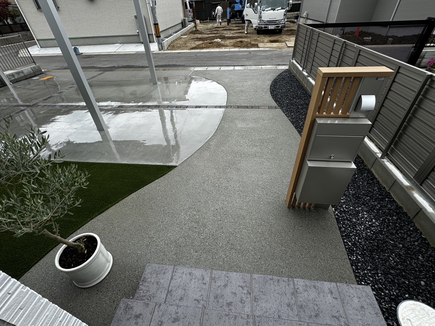 アプローチ・機能門柱