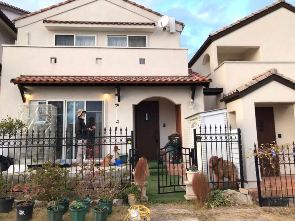 物置がアイストップになるディーズガーデン。