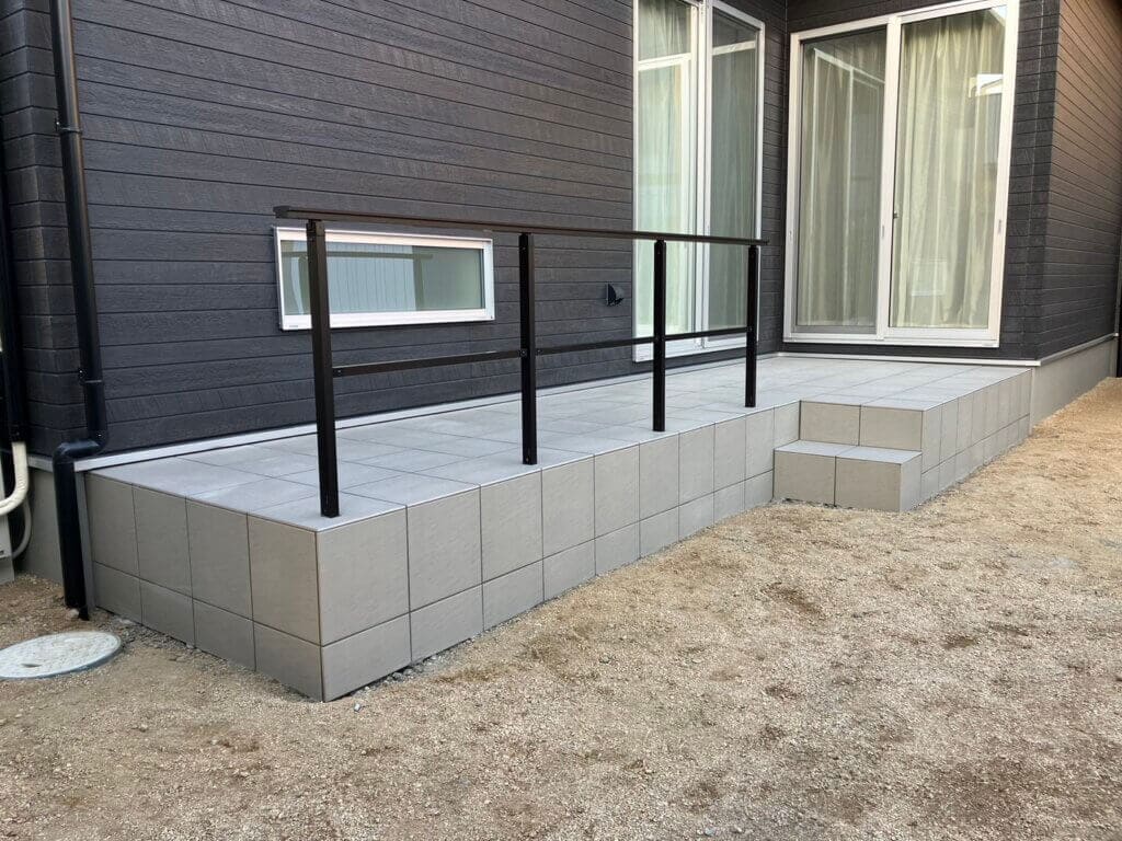 タイルデッキに機能性をプラス。